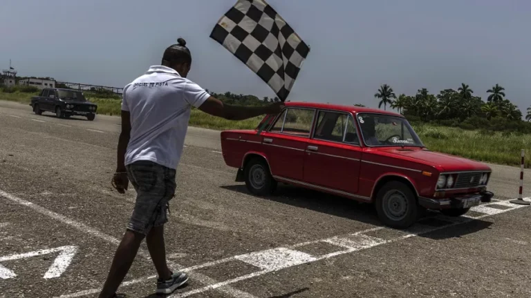 Cuban car and motorbike lovers fight to bring races into the light